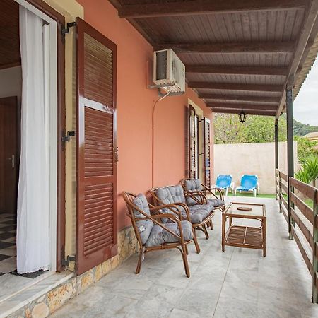 Villa Popi On The Beach Of Agios Gordios Άγιος Γόρδιος Εξωτερικό φωτογραφία